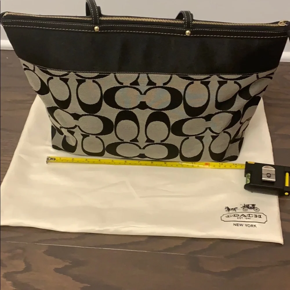 Coach Signature Handbag - Picture 3 of 15